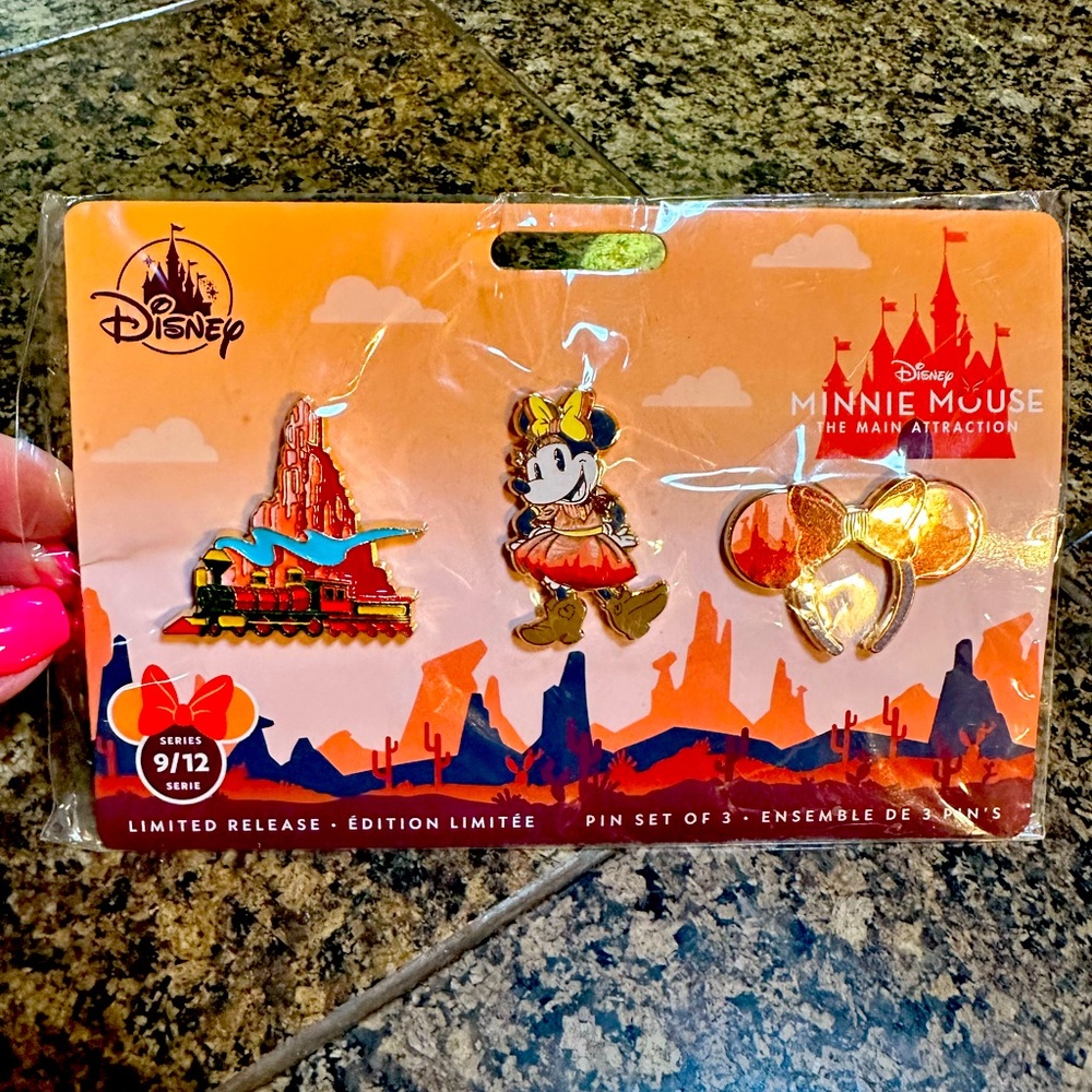 Disney Parks Big Thunder Mountain Main Attraction pin set NEW